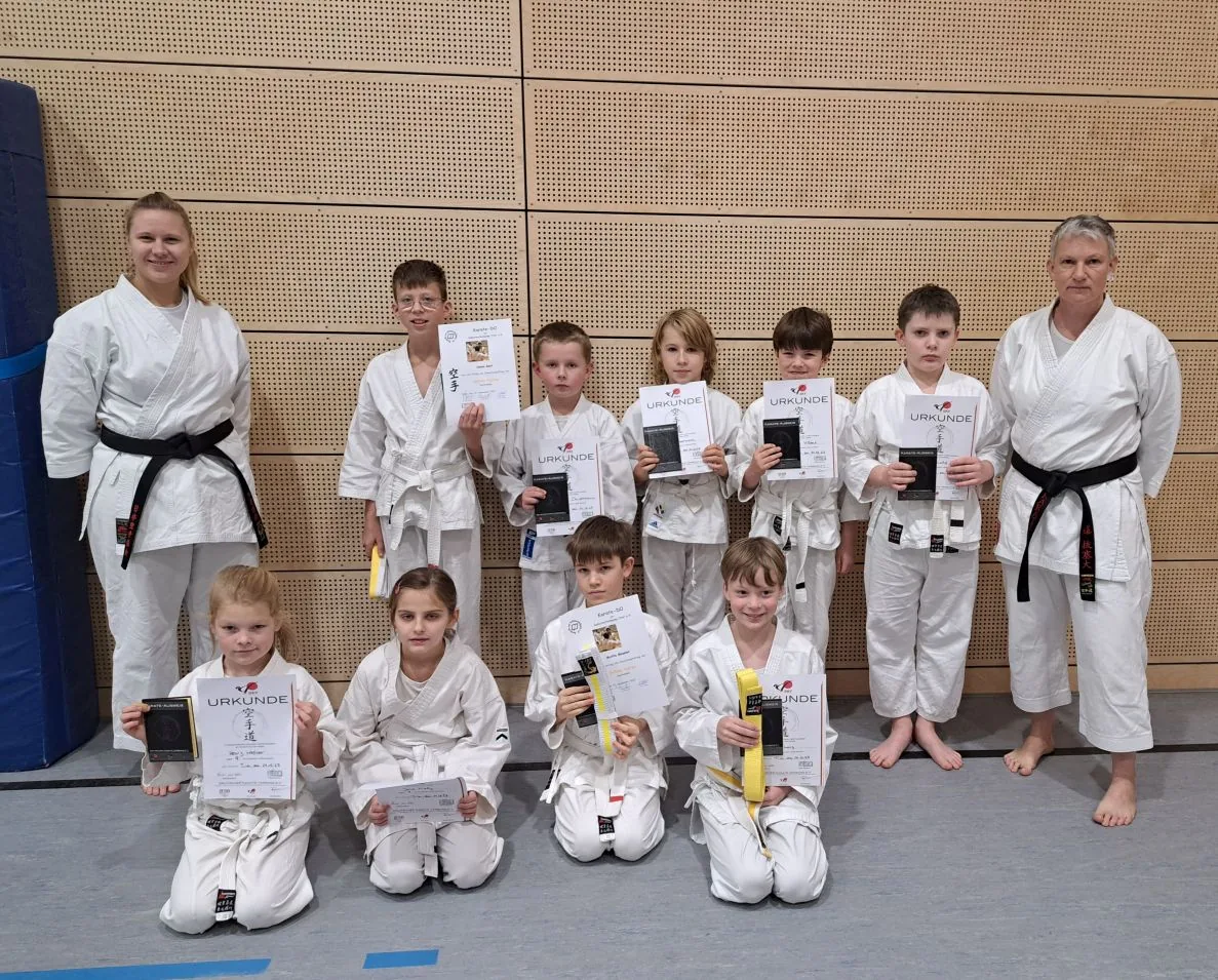 Glückwunsch an Karate-Kids